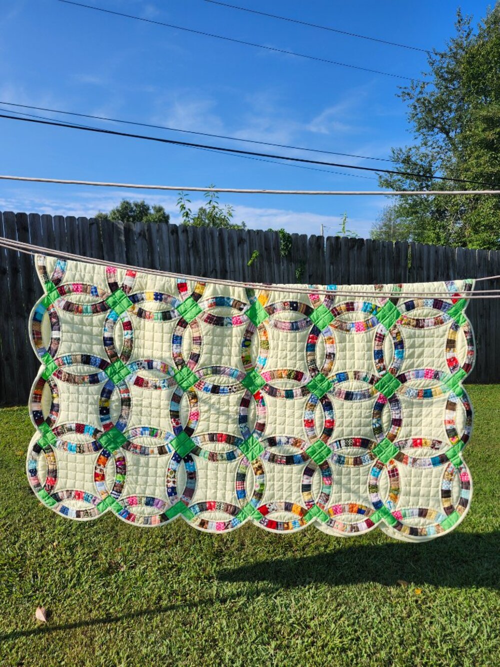 Vintage handmade scalloped double wedding ring quilt  79" x 90"